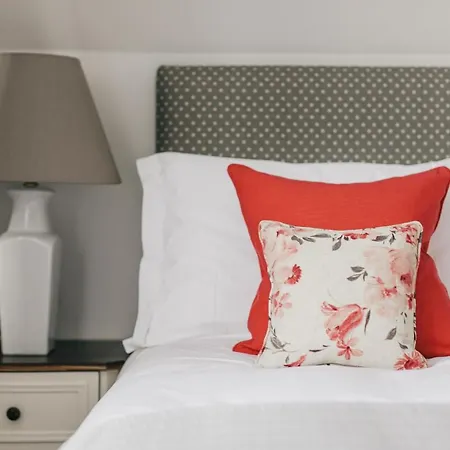 Tyndall Villa Boutique B&B-2