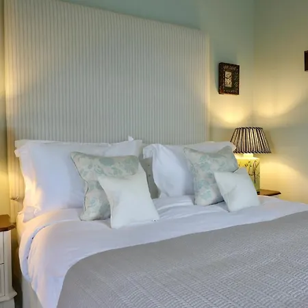 Tyndall Villa Boutique B&B-3